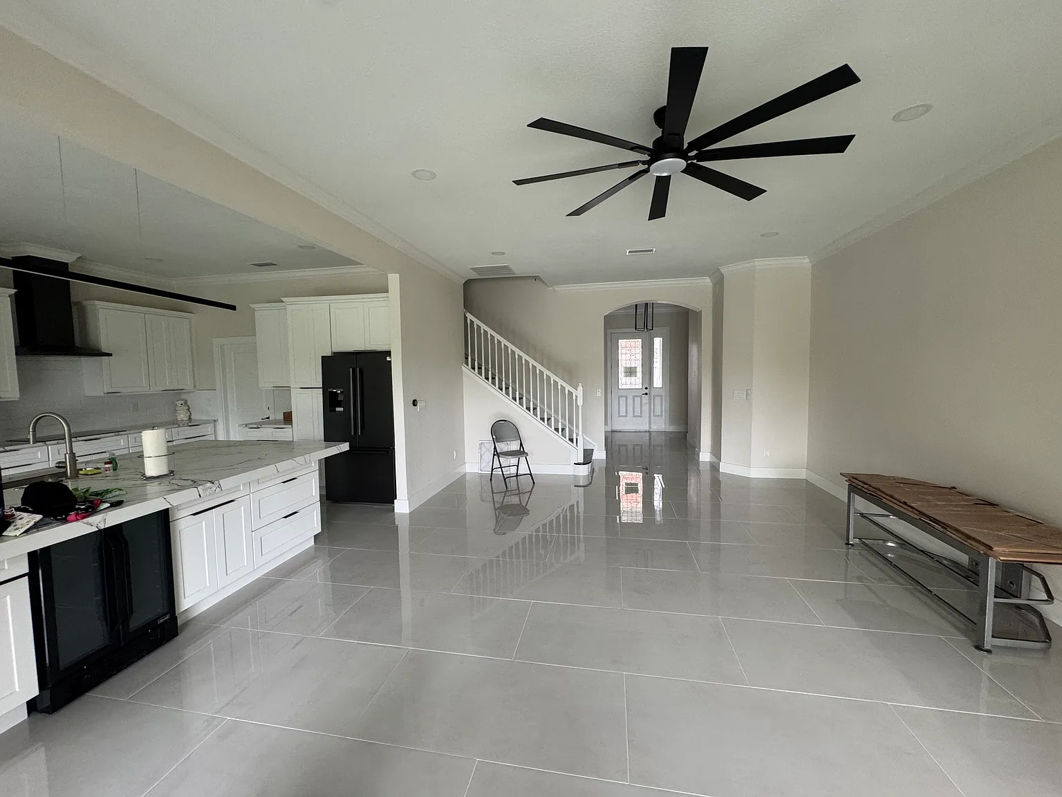 4 bed, 2400 sqft, $3,600 — Photo 3