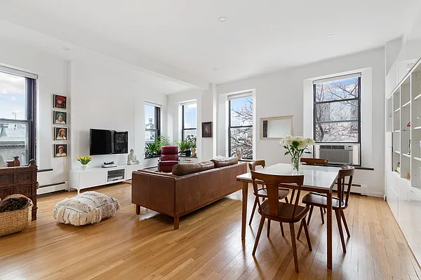 Sold by Compass | media 1