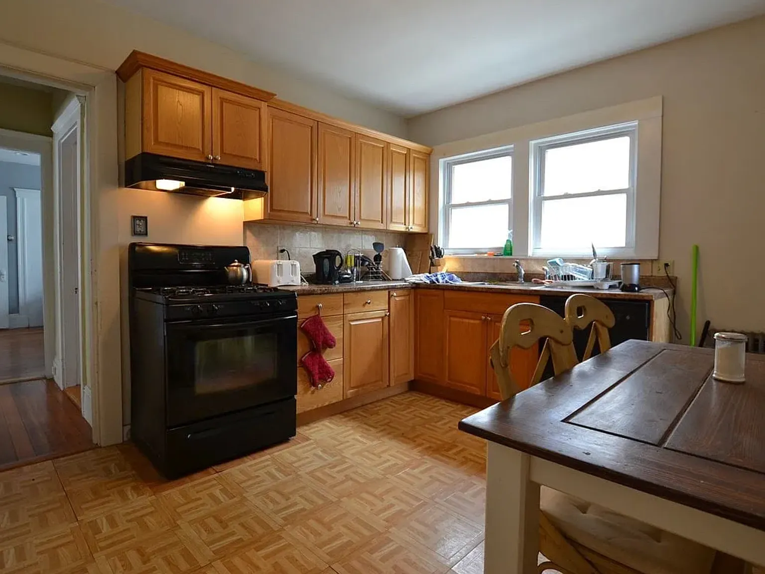 3 bed, 1.0 bath, $2,400 — Photo 4