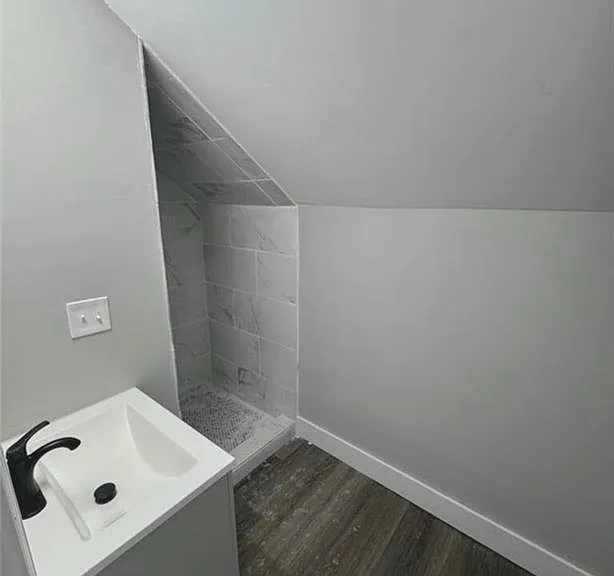 555 Paines Ave NW — Photo 5