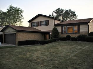 7318 Darien Ln, Darien, IL 60561