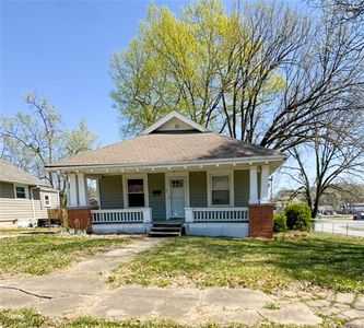 312 N Independence St, Pleasant Hill, MO, 64080