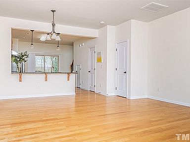 5th image of 44 Pocono Dr #1