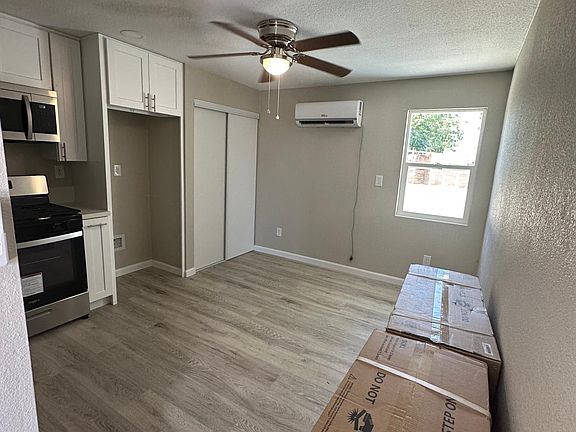 5th image of 44321 Hardwood Ave