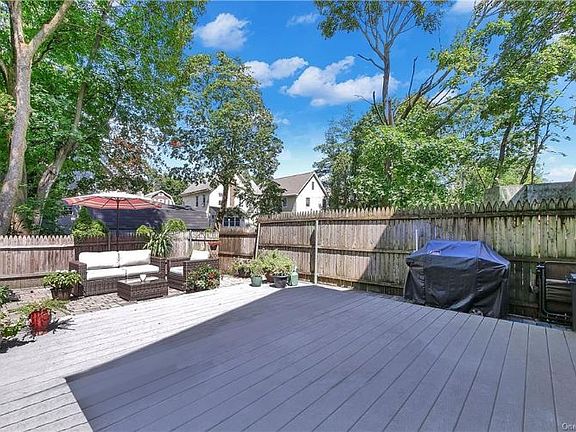 5th image of 32 E Catherine St