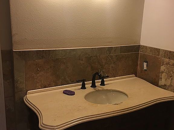 4th image of 8458 Sale Ave