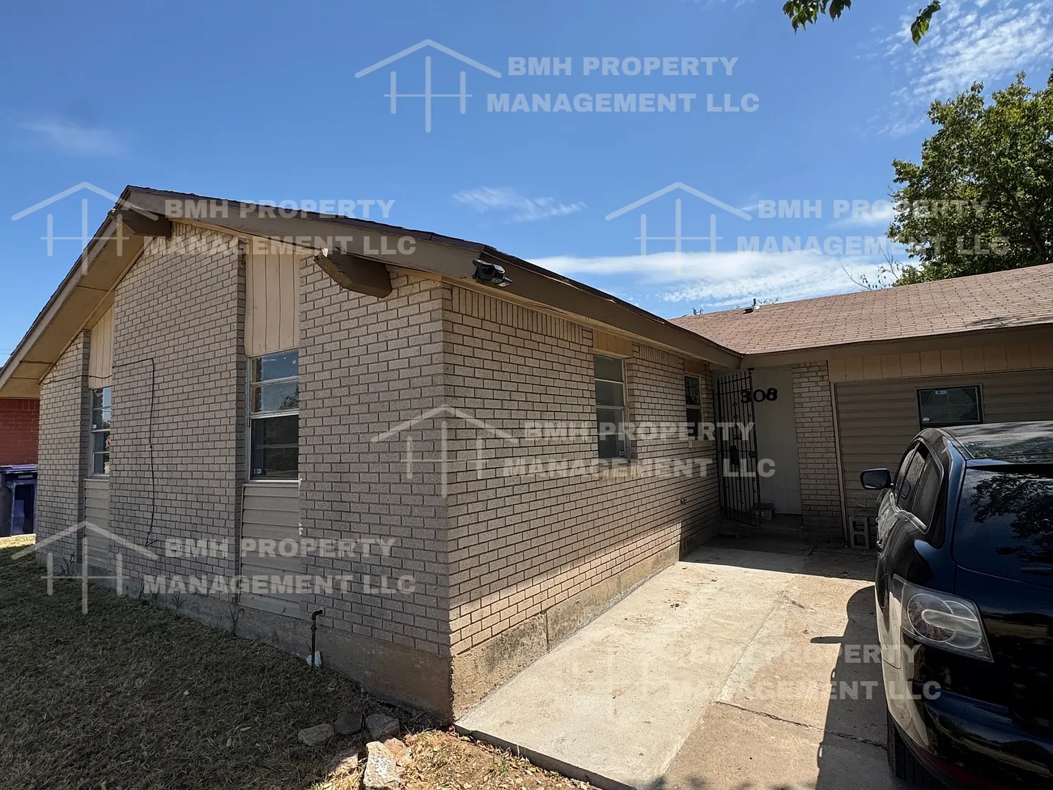 4 bed, 1.5 bath, 1384 sqft, $1,400 — Photo 1