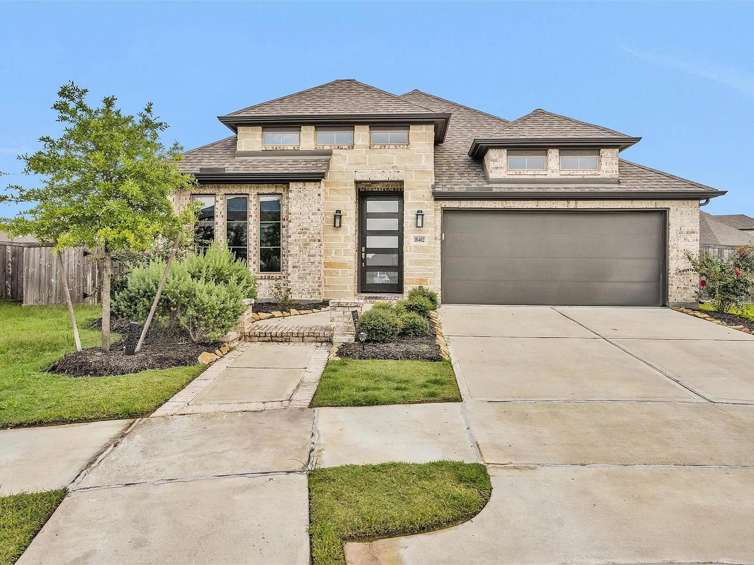 4 bed, 3.5 bath, 2598 sqft, $3,850 — Photo 2