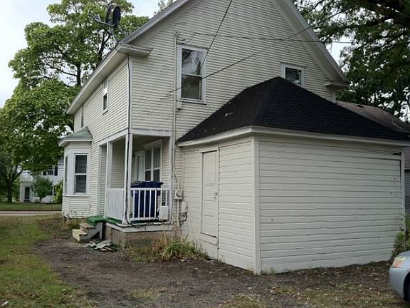 3rd image of 512 9th Ave S