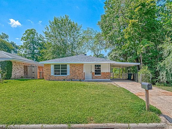 4th image of 210 Pine Hill Dr
