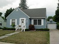 2nd image of 1526 Victor Ave