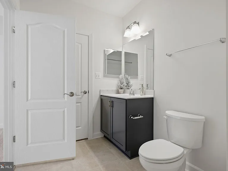 301 Kingdom Dr — Photo 96