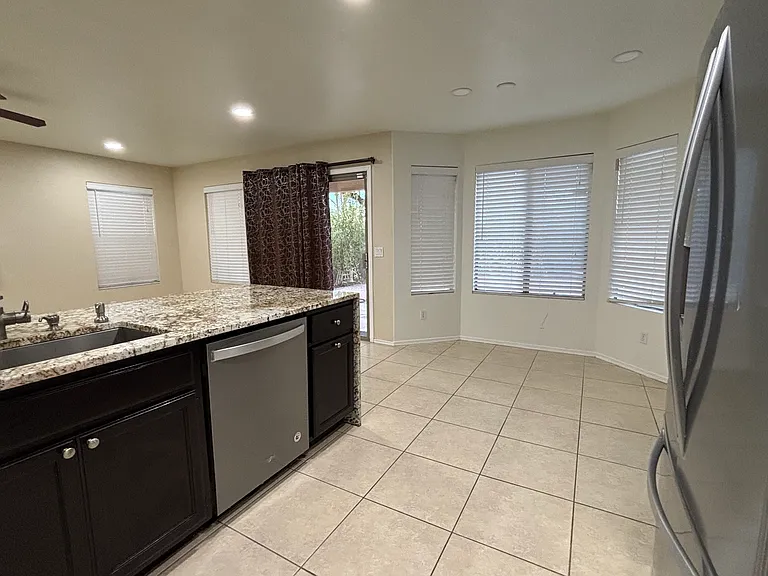 1231 N Tercera Ct — Photo 8