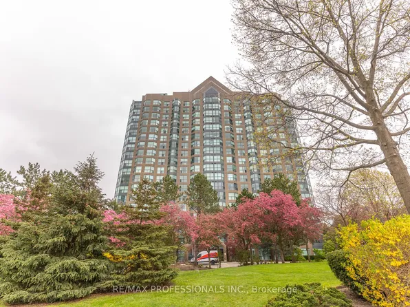 2177 Burnhamthorpe Rd W #702, Mississauga, ON L5L 5P9