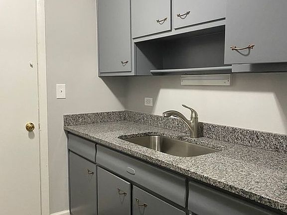 5th image of 10339 S Hale Ave #2