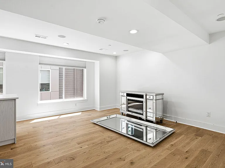 1329 N 17th St #8D — Photo 4