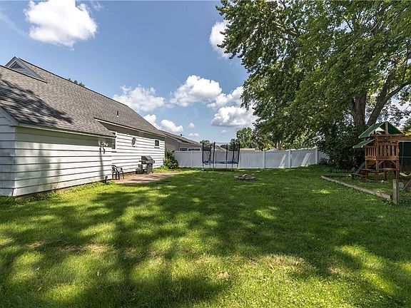 3rd image of 114 Lawdon St