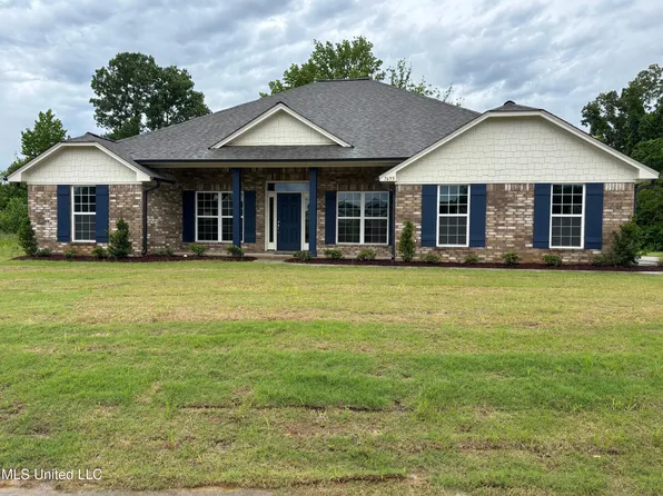 7695 Mary McCoy Dr, Horn Lake, MS 38637