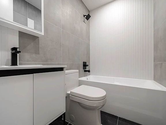 4th image of 727 Dekalb Ave APT 4C