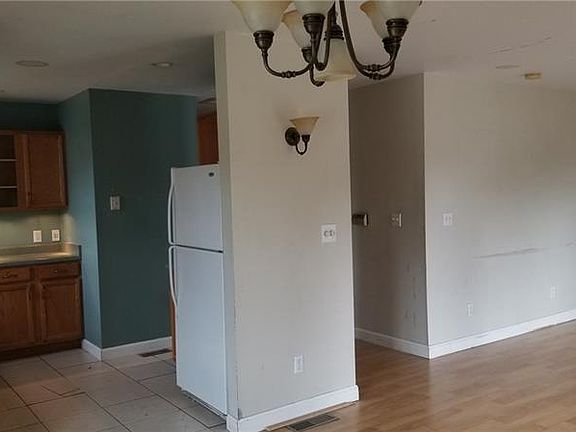 4th image of 300 McCargo St