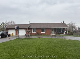 1162 County Road 3 Rd, Prince Edward County, ON K8N4Z1