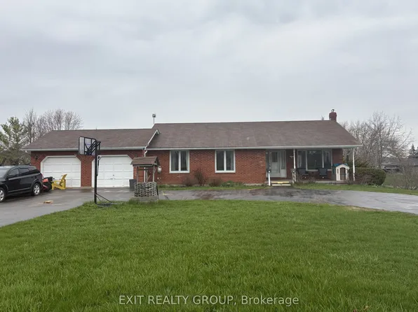 1162 County Road 3 Rd, Prince Edward County, ON K8N 4Z1