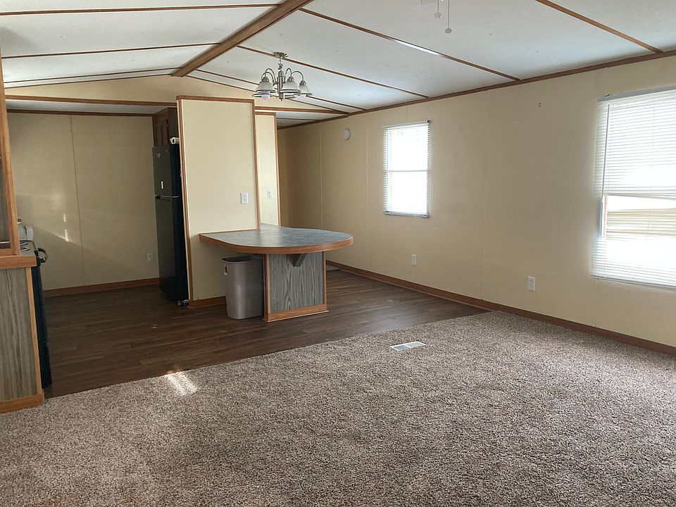 2nd image of 6 Meadowlark Ln House 6
