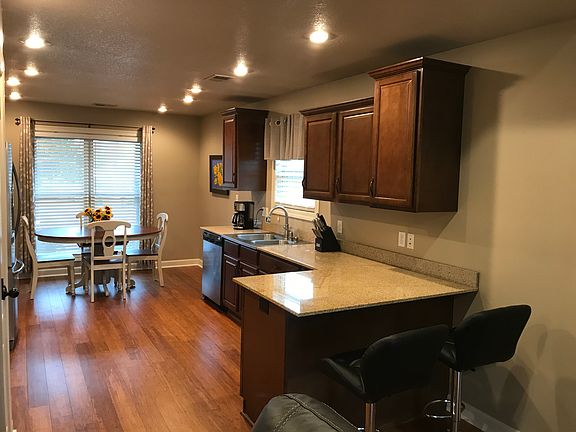 Eat in kitchen