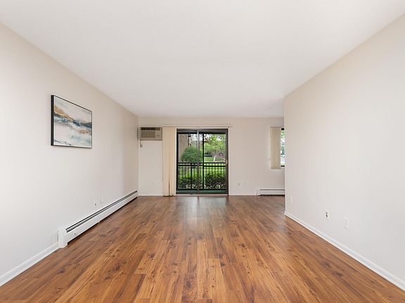 4th image of 4101 Parklawn Ave APT 101