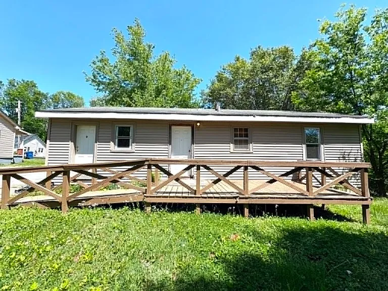 218 Eastview Dr — Photo 9