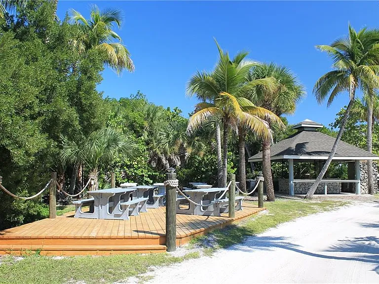 9400 Little Gasparilla Is #E2 — Photo 22