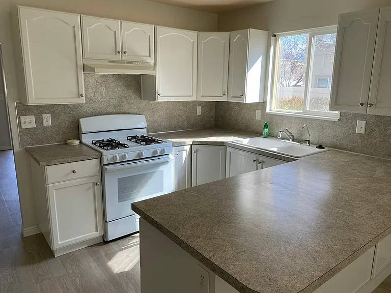 2421 N Washington Blvd #4-J — Photo 8