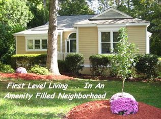 5611 Woods Walk Rd, Midlothian, VA 23112