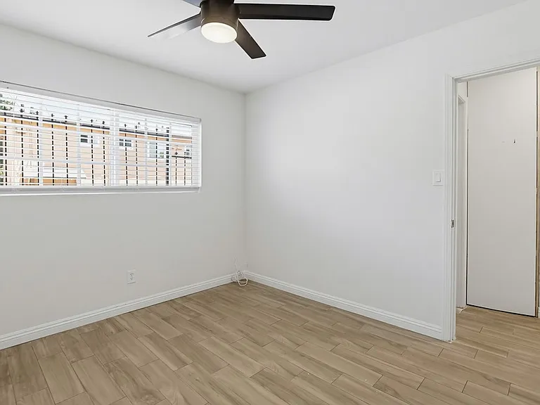 4253 1/2 Altadena Ave #1/2 — Photo 6