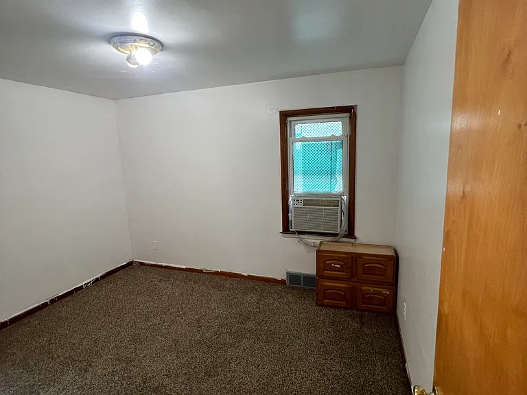 6844 Memorial Ave — Photo 3