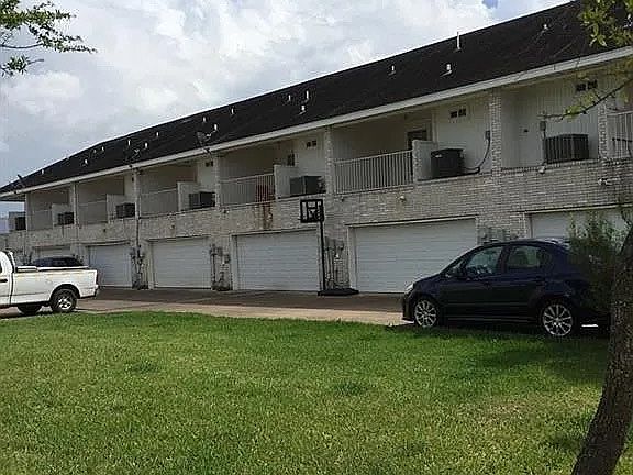 3rd image of 2424 N J St APT 5