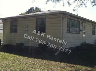 105 SW Roosevelt St, Topeka, KS 66606