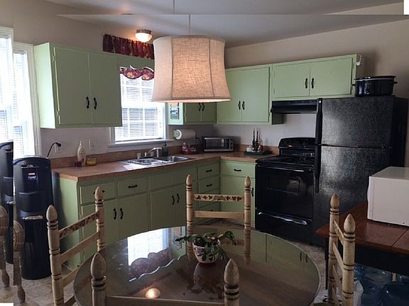 Large eat-in kitchen