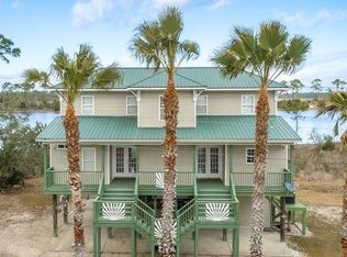 588 River Rd, Carrabelle, FL 32322