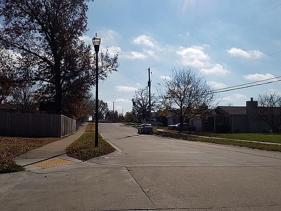 4th image of 12070 Glenrose Dr
