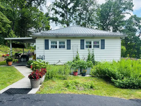 1284 Heatherwood Rd, Bluefield, WV 24701