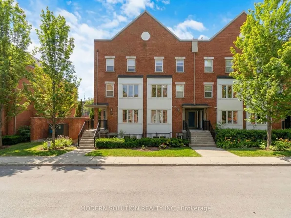 70 Munro St #3, Toronto, ON M4M 2S9