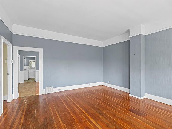 5th image of 36 Irwin St