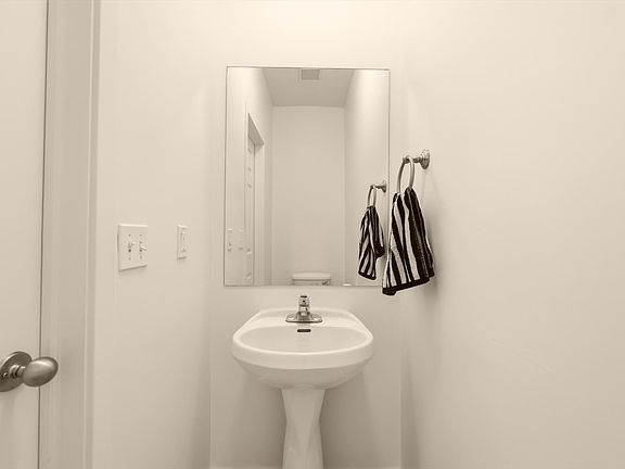 5th image of 153 N 1580 W