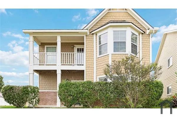 Building Photo - 20827 Settlers Lake Cir N