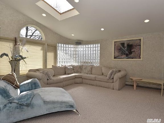 5th image of 1 Arbor Ln