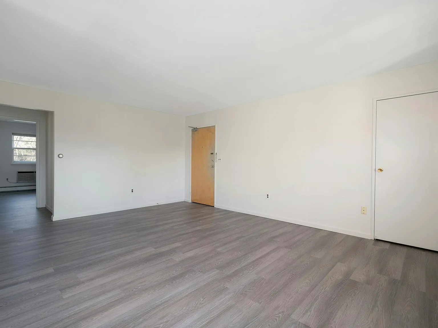 2 bed, 1.5 bath, $2,700 — Photo 1