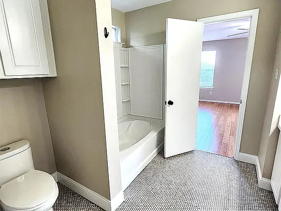 3 bed, 2.5 bath, 1880 sqft, $3,400 — Photo 4