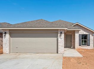 310 E 25th St, Wolfforth, TX 79382