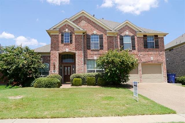 1st image of 15068 Regal Oak Ln